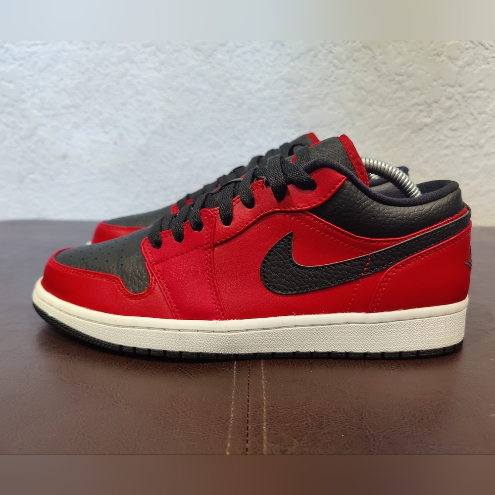 Nike Jordan 1 Low "Reverse Bred Pebbled Swoosh"